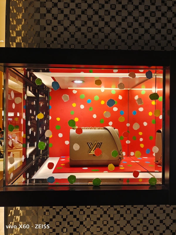 LV